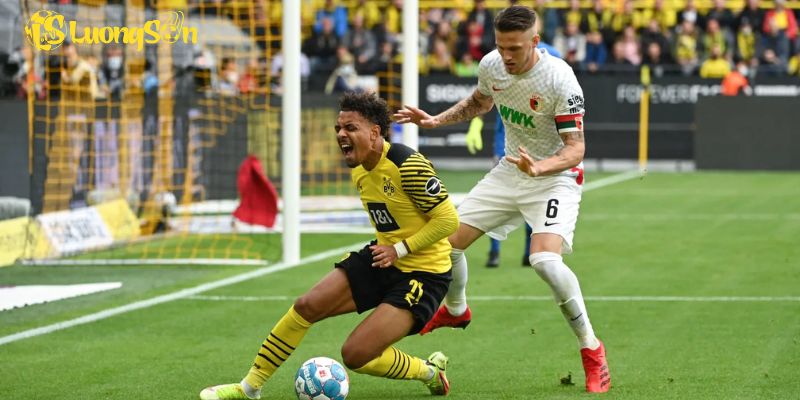 Phân tích sâu tỷ lệ kèo và chiến thuật của Augsburg vs Dortmund
